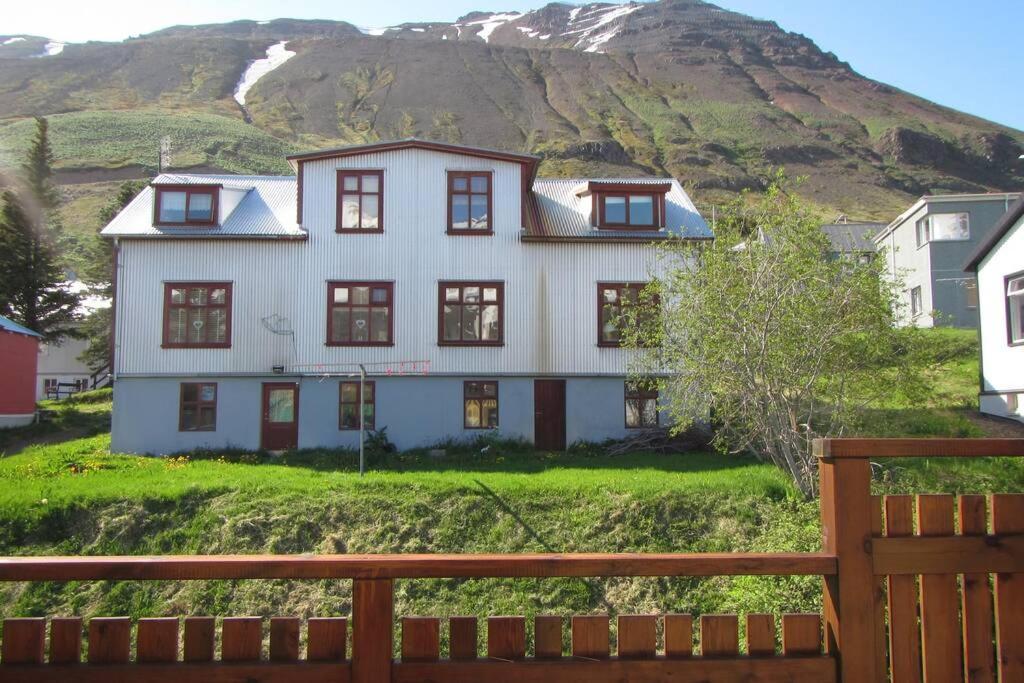 House With A Warm Soul In North Iceland Siglufjordur ภายนอก รูปภาพ